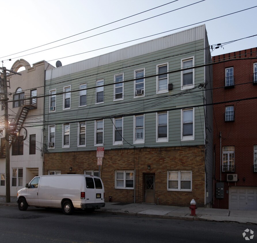 Building Photo - 581-583 Palisade Ave