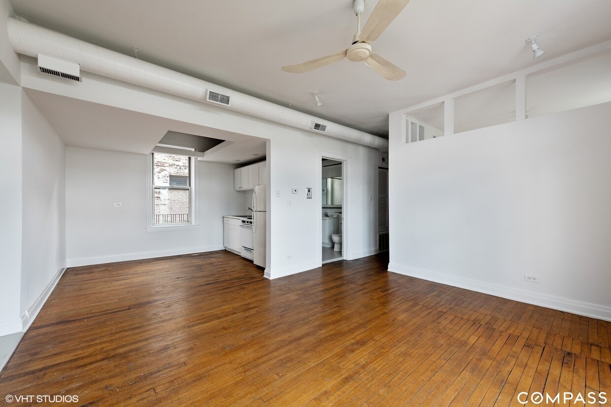 Primary Photo - 731 W 18th St