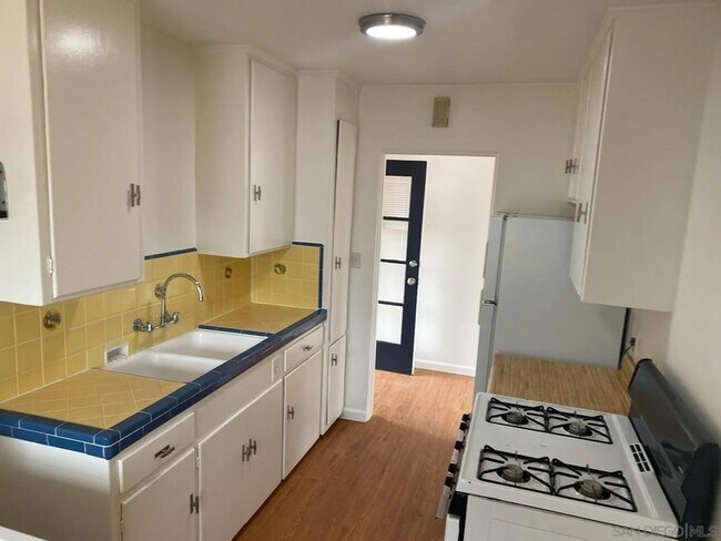 Building Photo - 3740 6th Avenue Unit