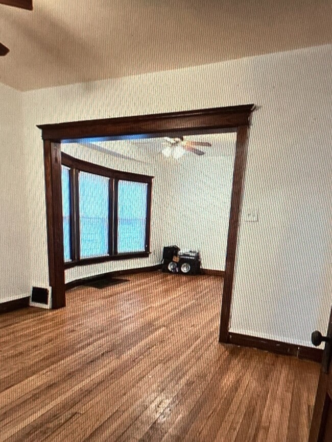 Building Photo - 3345 W 61st Pl