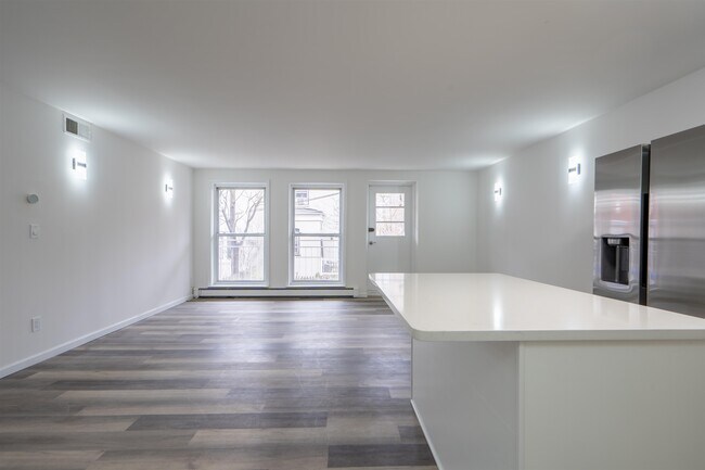 Building Photo - 5311 Boulevard E