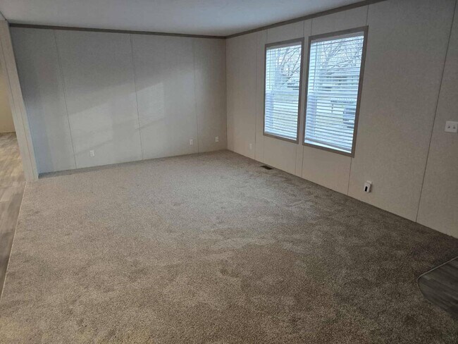 Foto del edificio - 415 NW Poplar Ave