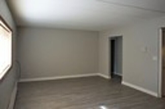 Foto del edificio - Newly Updated 2 bedroom 1.5 Bath Unit.