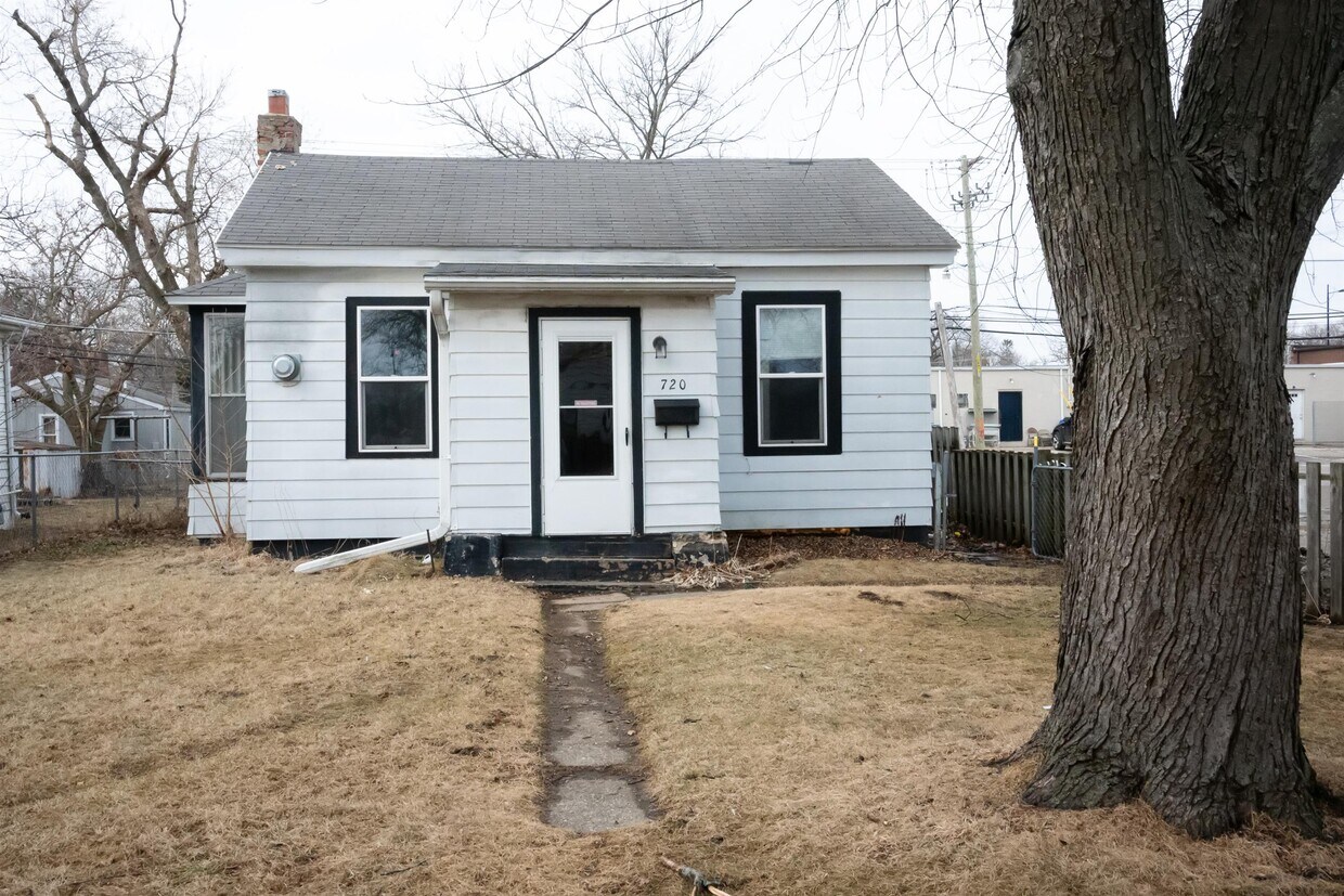 720 Fulton Ave, Winthrop Harbor, IL 60096 House Rental in Winthrop