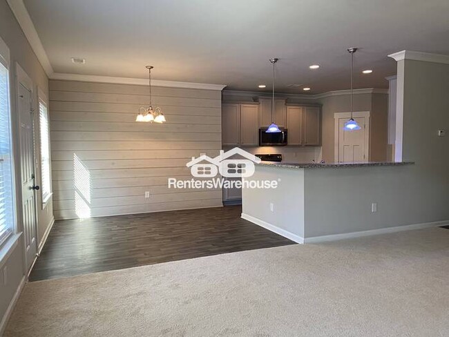 Building Photo - Loganville's Finest 5 Bed - 3 Bath Showpla...