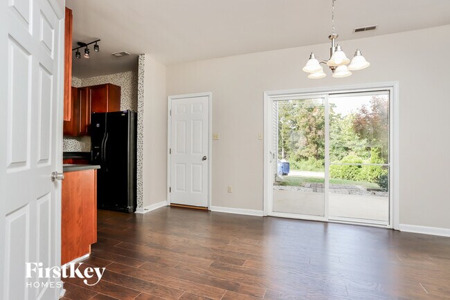 Foto del edificio - 1027 Glengarry Dr