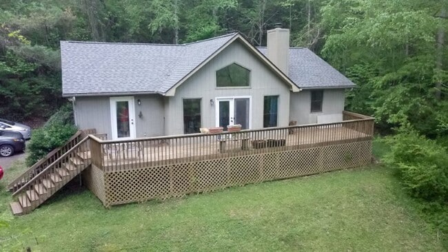 $1,500 - 3 Bed / 2 Bath unfurnished house in Foresthills in a private and park like setting. - $1,500 - 3 Bed / 2 Bath unfurnished house in Foresthills in a private and park like setting.