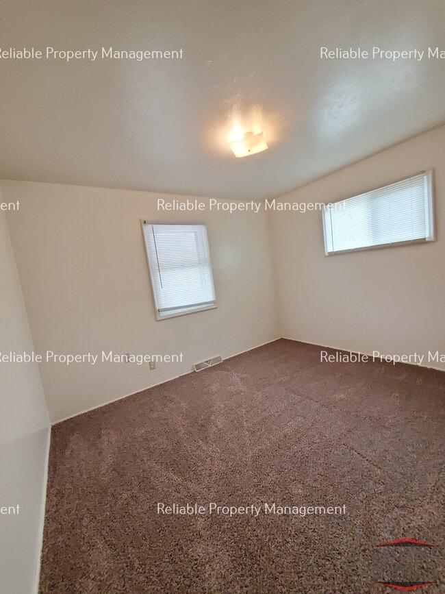 Building Photo - 2935 Sawtooth St