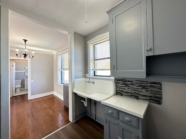 Foto del edificio - 3123 N Hamlin Ave