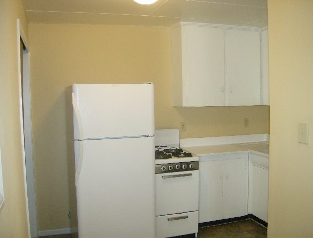 Building Photo 2 - 501 S Grand Ave