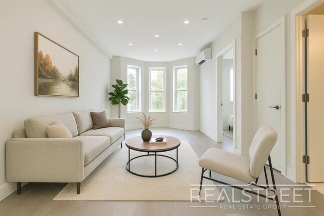 Building Photo - NEW 1 Bed in Prospect Park South!