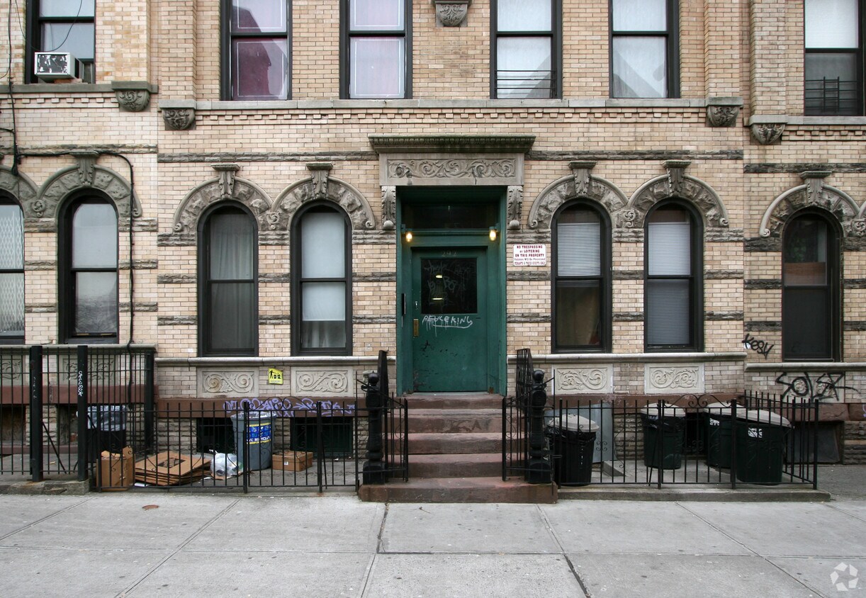 Building Photo - 292 Willoughby Ave