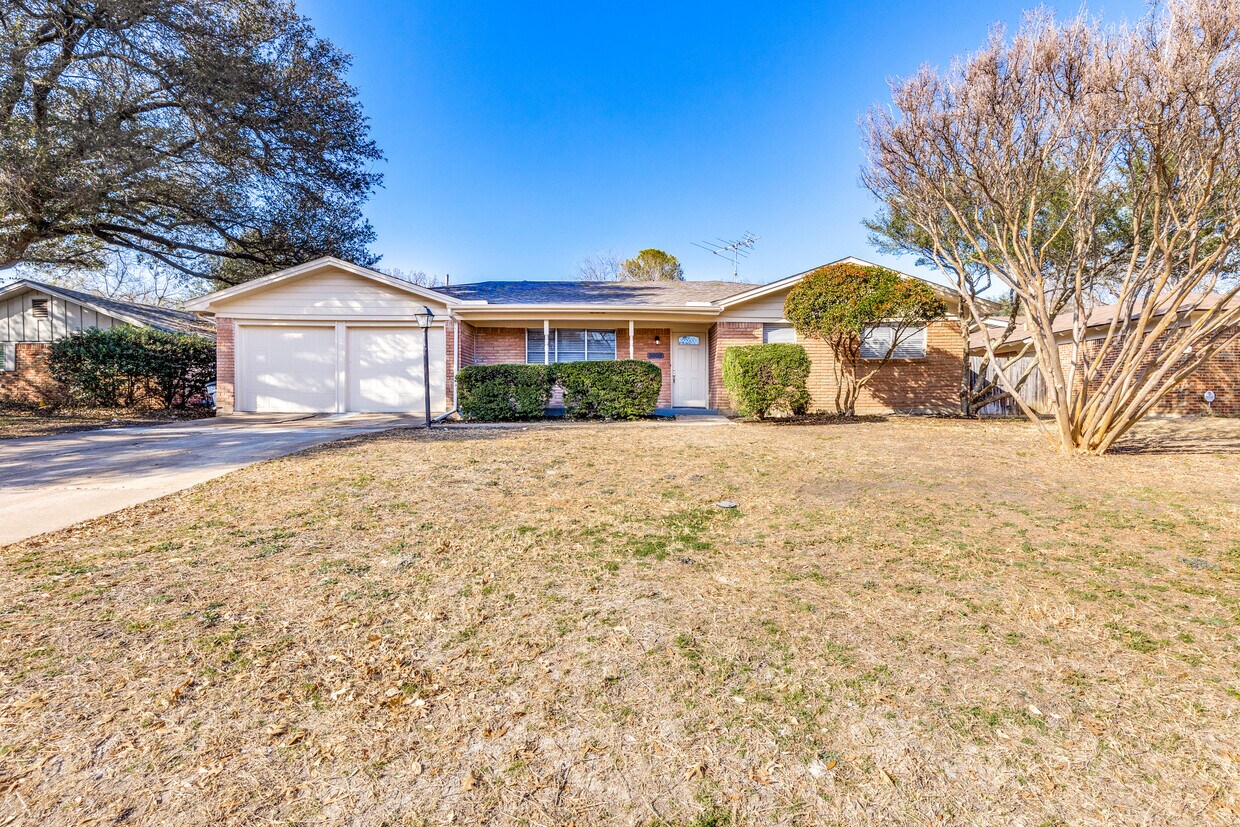 5808 Wedgmont Cir N, Fort Worth, TX 76133 House Rental in Fort Worth