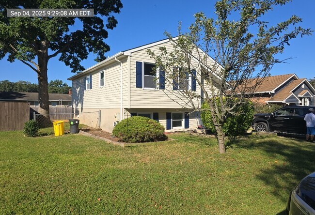 Building Photo - 7730 Meadow Rd