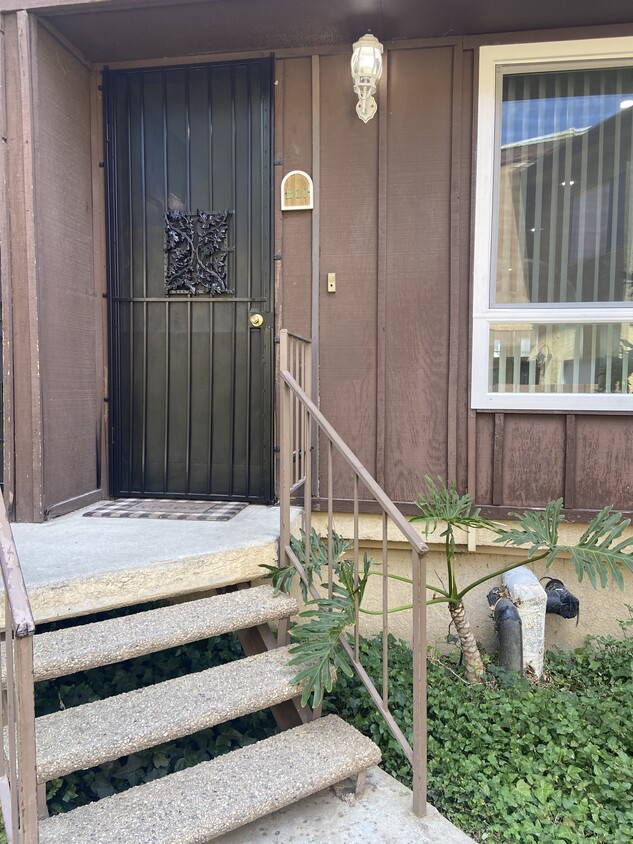 Primary Photo - 7301 Lennox Ave