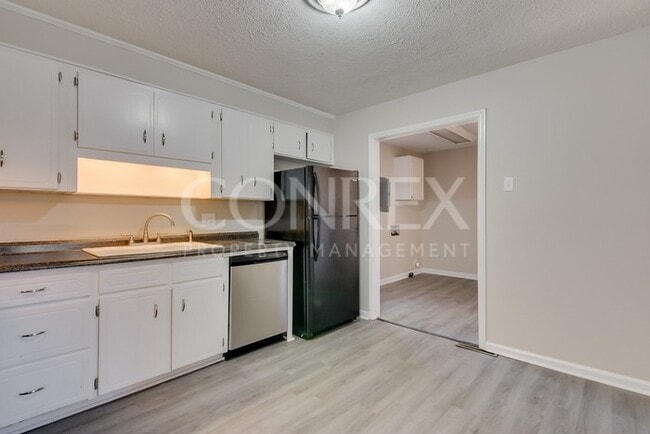 Building Photo - Beautiful Four Bedroom