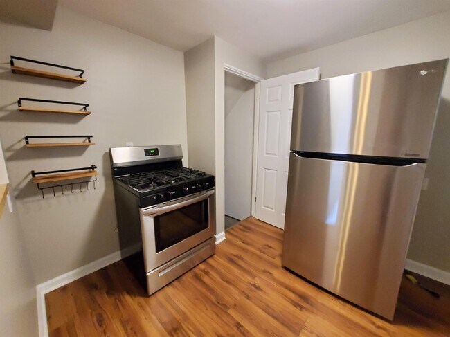 Building Photo - 105A Lucinda Dr
