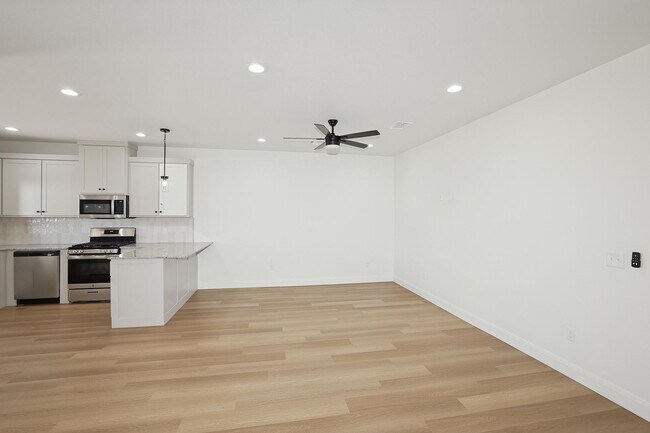 Building Photo - 10374 Tierra Santa Dr