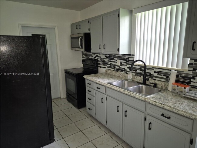 Building Photo - 11521 SW 138th St