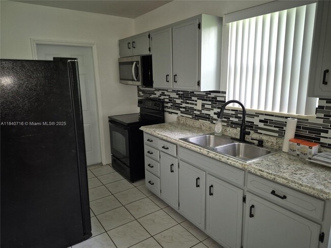 Foto del edificio - 11521 SW 138th St