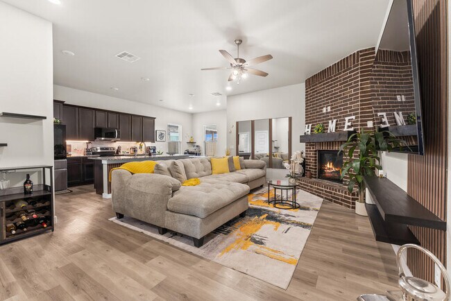 Foto del edificio - 2512 Blazing Saddle Blvd