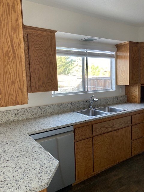 Foto del edificio - 2540 Fremont St