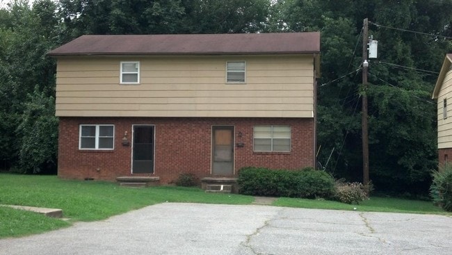 Building Photo 3 - 501 W Ward Ave
