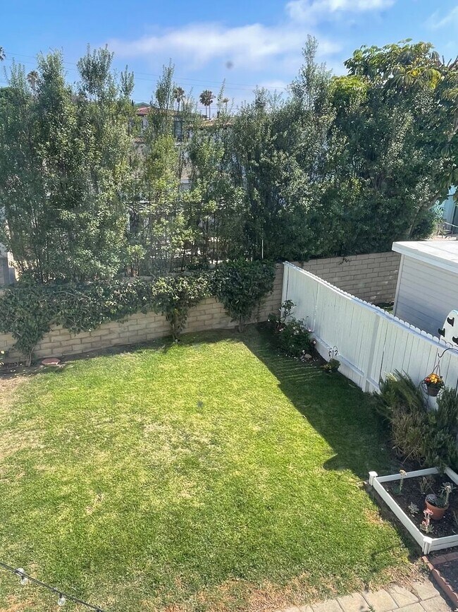 Foto del edificio - Gorgeous Hermosa Hills home with spacious ...