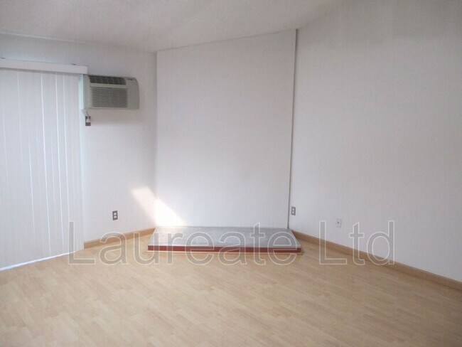 Foto del edificio - 381 S Ames St