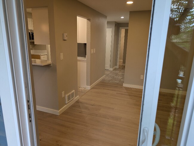 Foto del edificio - 12704 NE 144th St