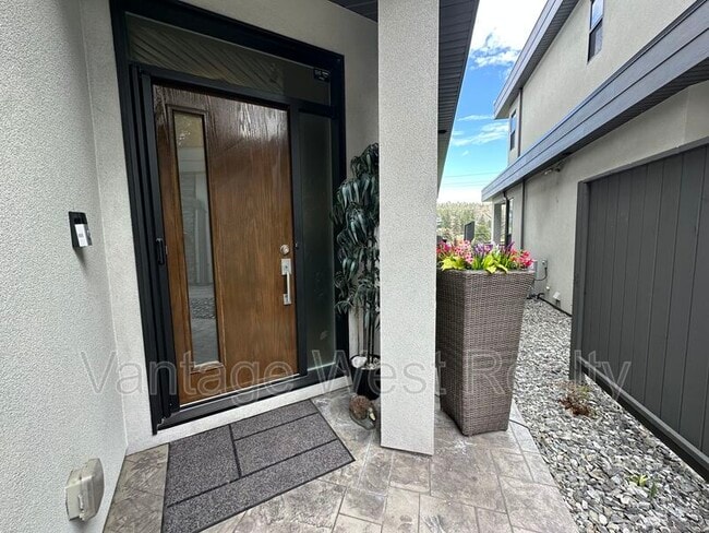 Building Photo - 2331-2331 Tallus Ridge Dr