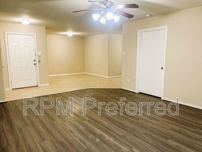 Building Photo - 819 Katydid Ct