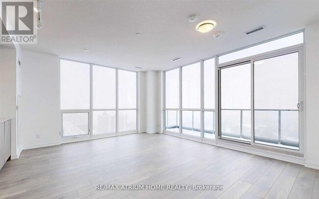 Building Photo - 36 Forest Manor Rd