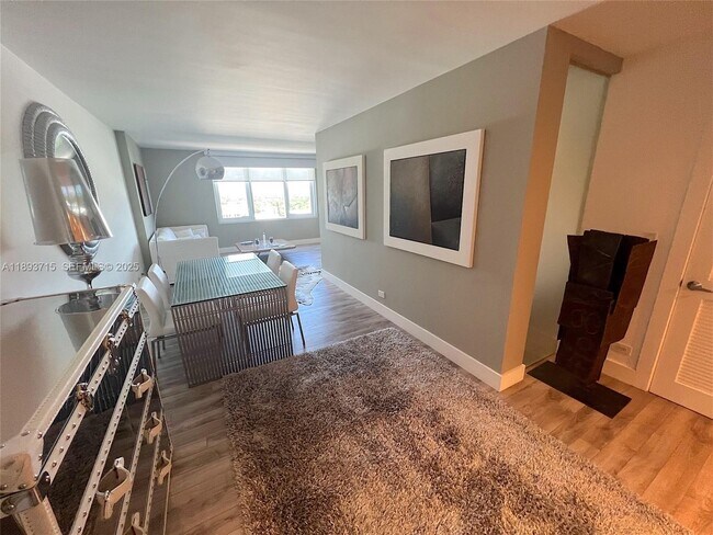 Foto del edificio - 2301 Collins Ave