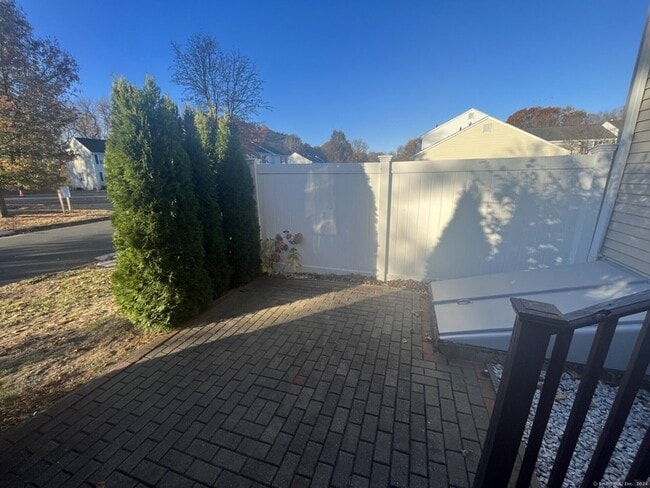 Building Photo - 2 Allspice Ln