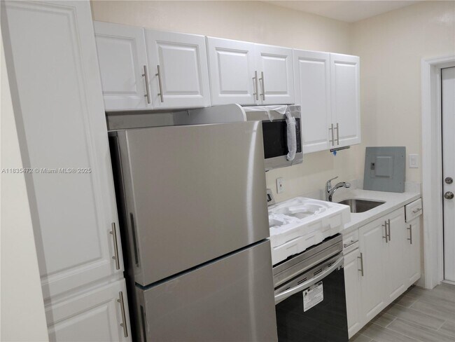 Foto del edificio - 150 NE 82nd Terrace