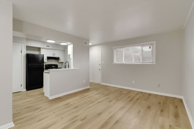 Building Photo - Meadows Apartments