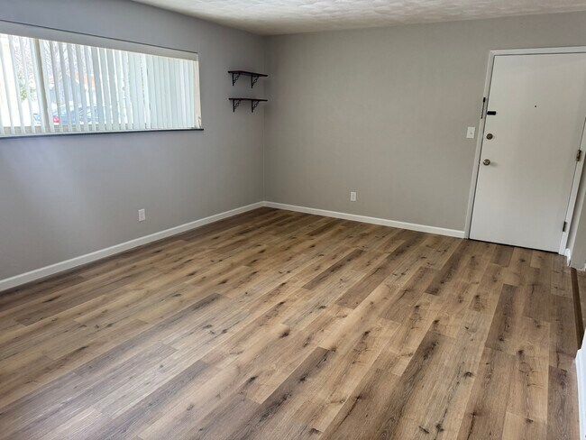 Foto del edificio - 310 30th Avenue Ct