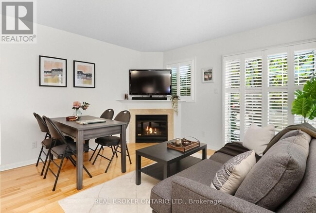 Building Photo - 83 Green Briar Dr