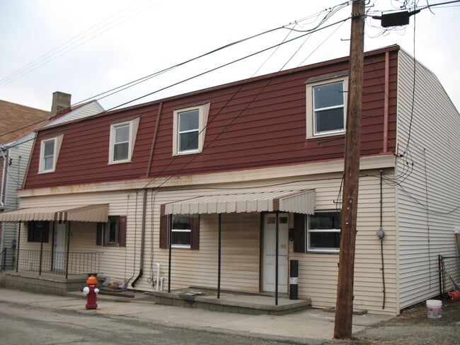 Building Photo - Available August 2024 - 3 Bed Home w/ Amaz...