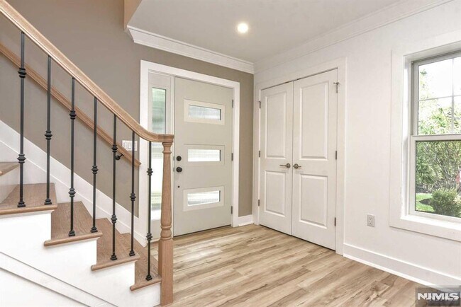 ENTRADA ESPACIOSA - 234 Rivervale Rd