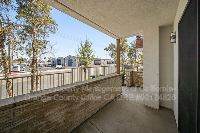 Foto del edificio - 661 W 17th St