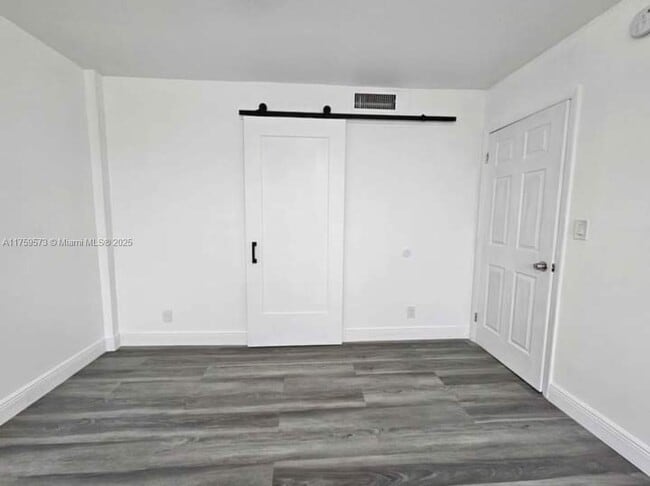 Building Photo - 404 NW 68th Ave