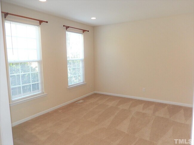 Building Photo - 1504 Bolus Ct