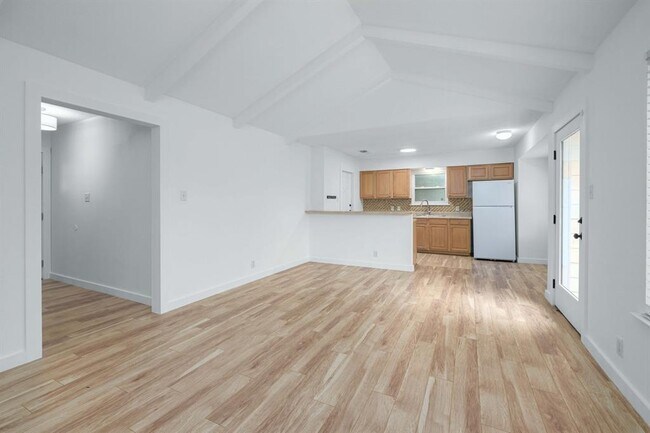 Foto del edificio - 8525 Maine Dr