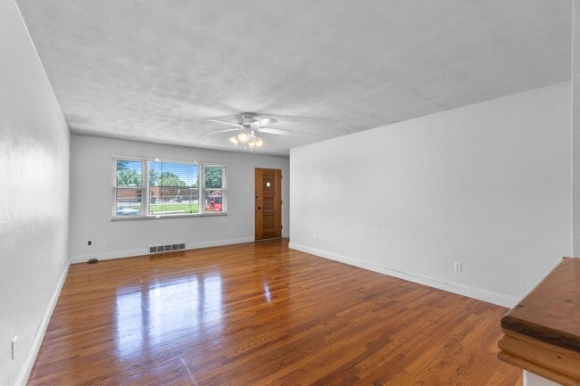 Building Photo - Charming House in Cape Girardeau