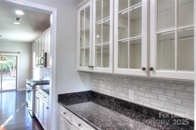 Foto del edificio - 1444 Ridgehaven Rd