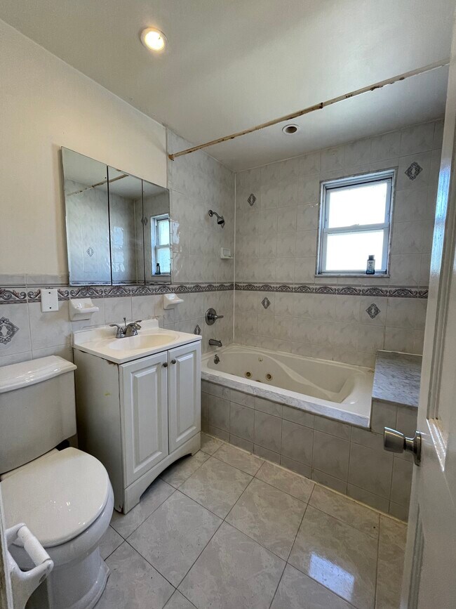 Building Photo - 10941 133rd St