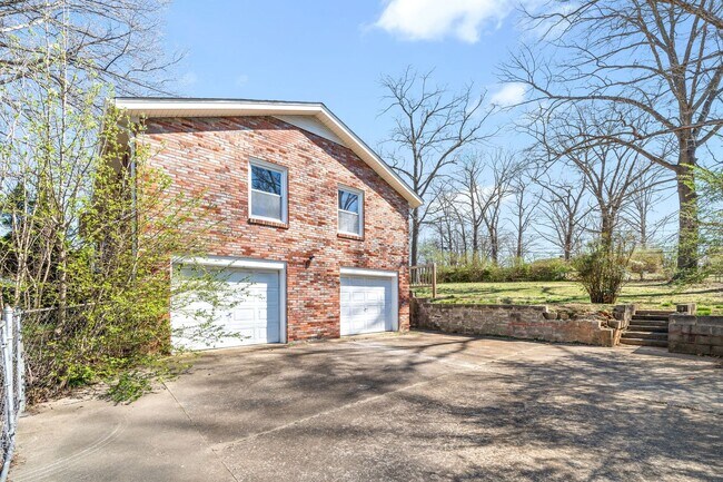 Building Photo - 3 Bedroom Pet Friendly Home For Rent Near ...