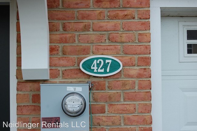 Building Photo - 427 Eisenhower Dr